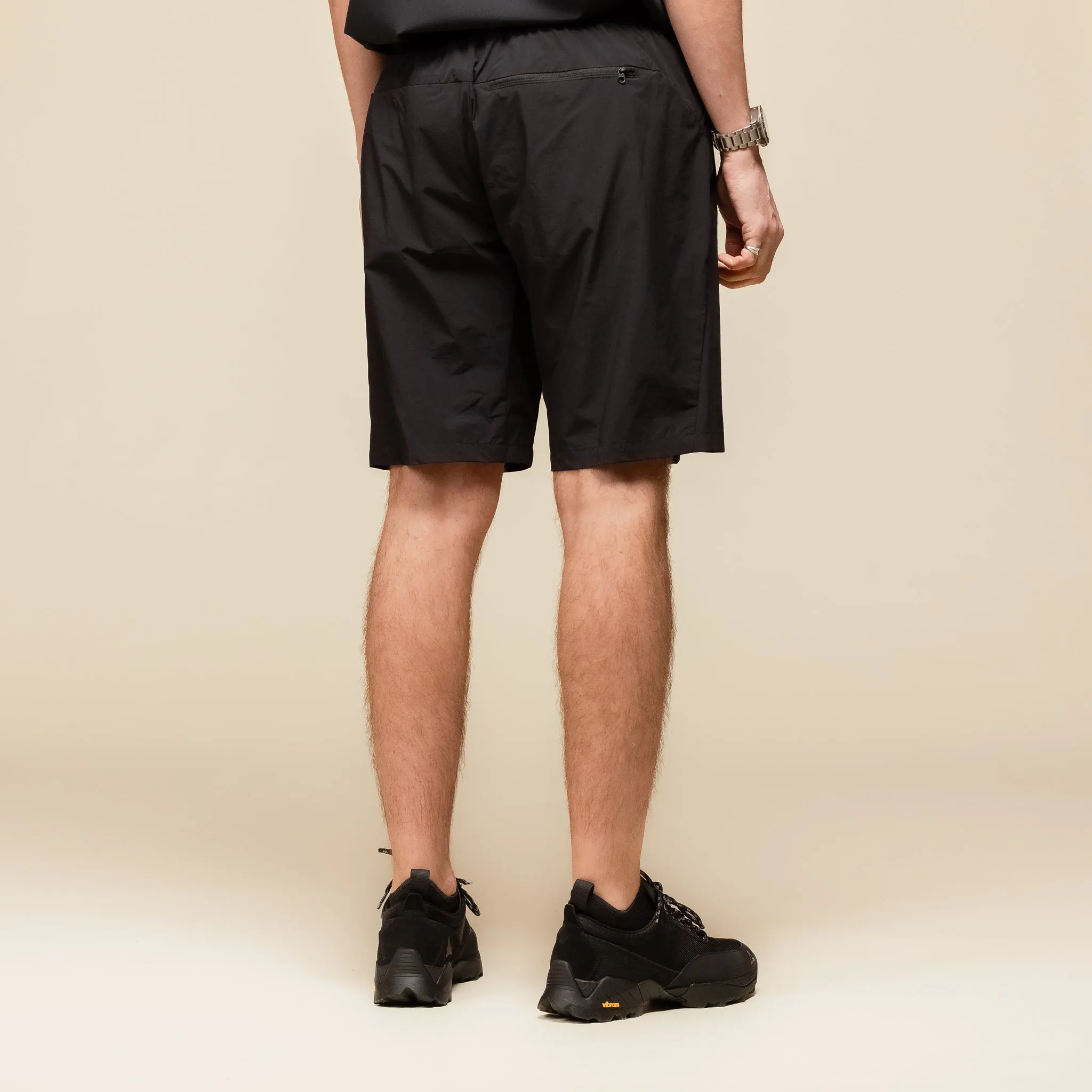 Descente 81 - Pocketable Light Half Pants (Shorts) - Black